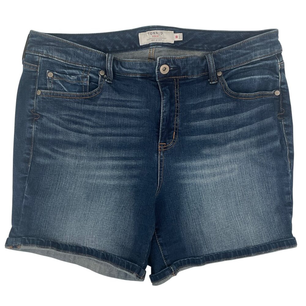 Torrid Women’s Boyfriend Denim Jean Dark Wash 5-Pocket Shorts Size 18 (2X 30-42)